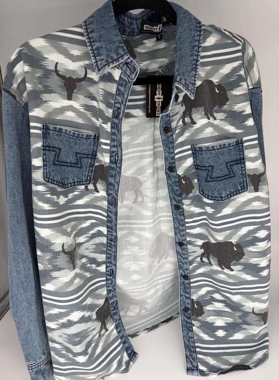 Rowdy Crowd Angus Alley Longhorn Buffalo Print Button Up S NWT